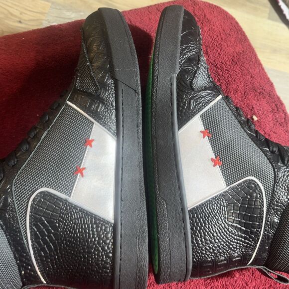 1/50 In The World Mache  x  Swerve’s Strickland Sneaker Size 9 autographed box main image 11